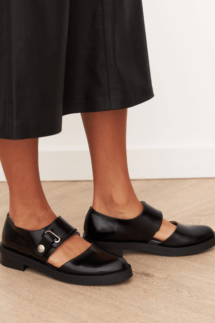 ANGELA™ | POLISHED LEATHER LOAFERS