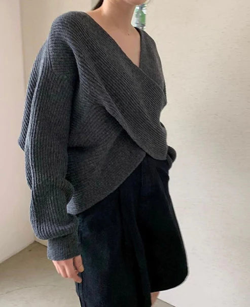 ALICE™ | ELEGANT CROSS-KNIT SWEATER